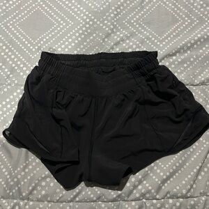 Lululemon Women's Black Shorts size 6